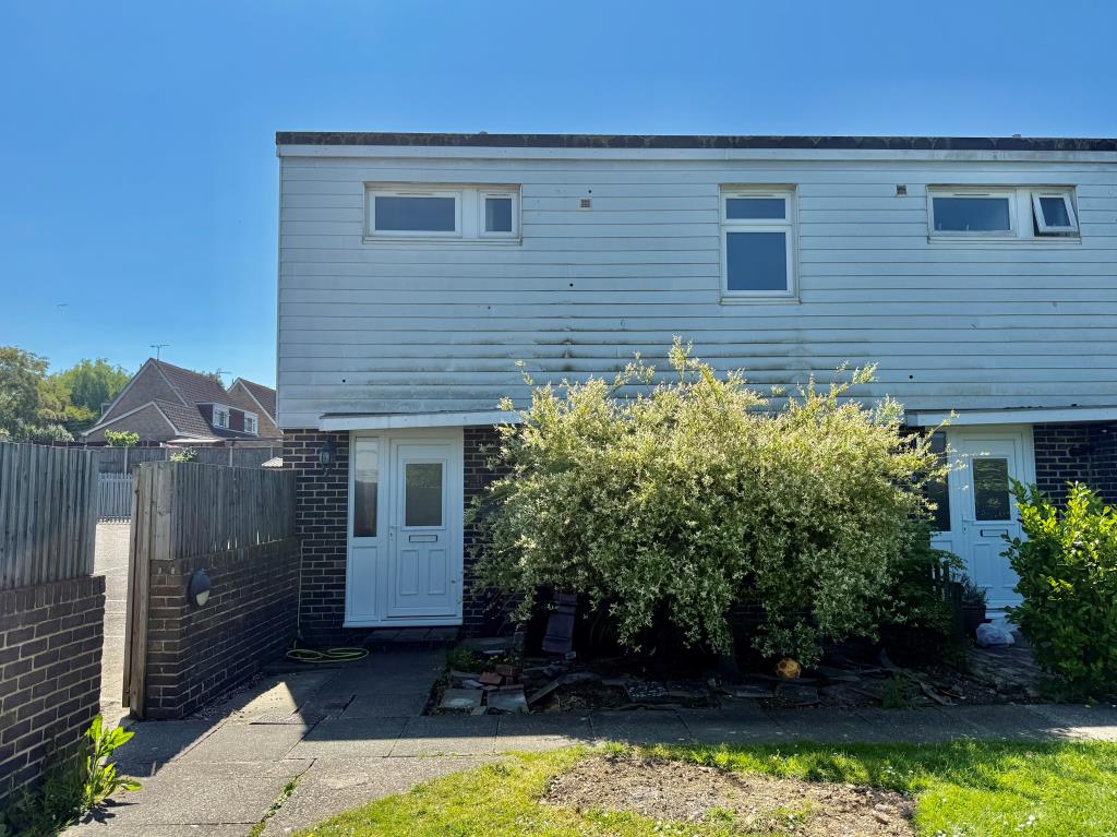Lot: 140 - VACANT THREE-BEDROOM HOUSE - End-terraced house